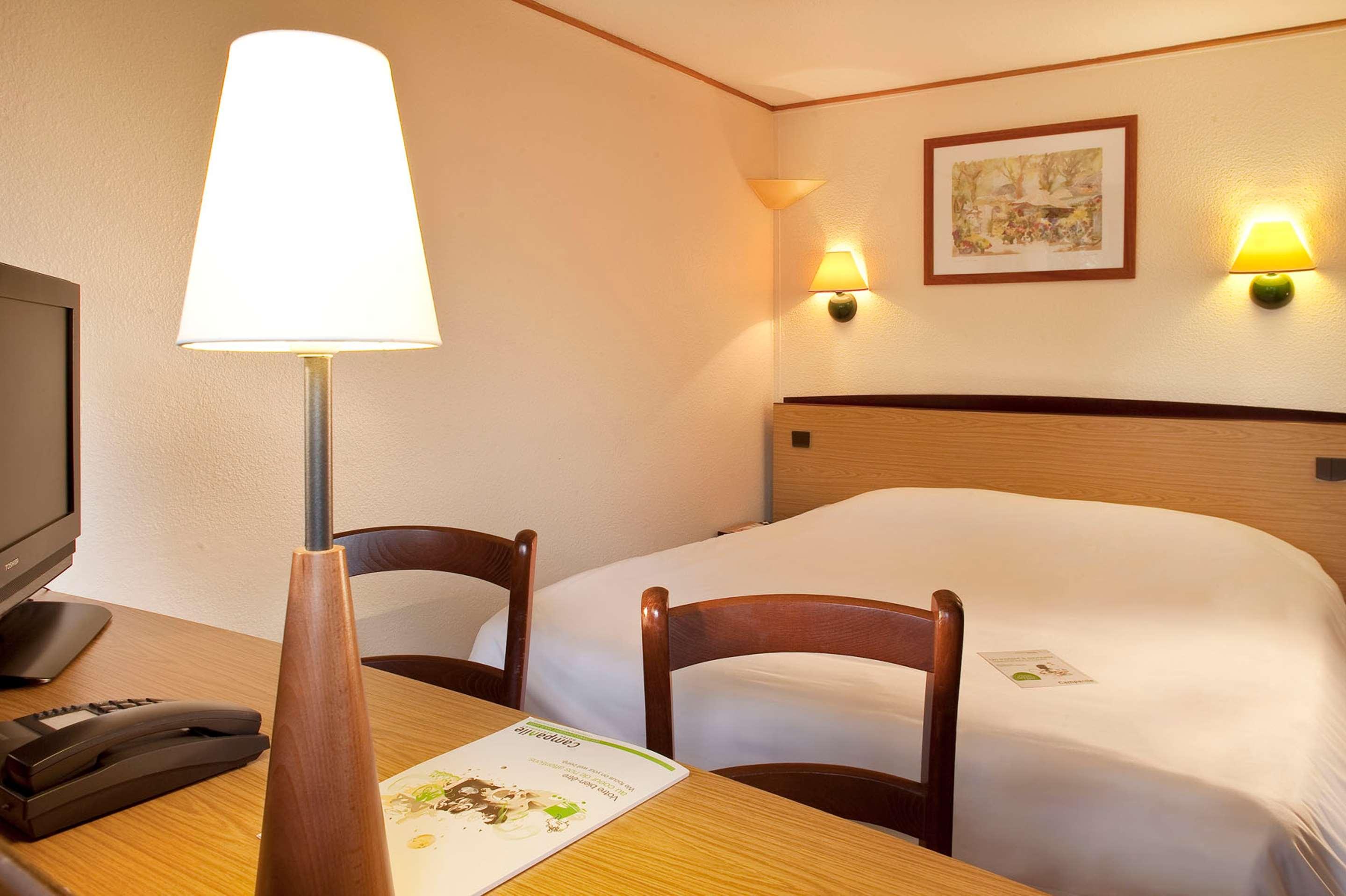 Campanile Grenoble Sud - Seyssins Hotel Room photo