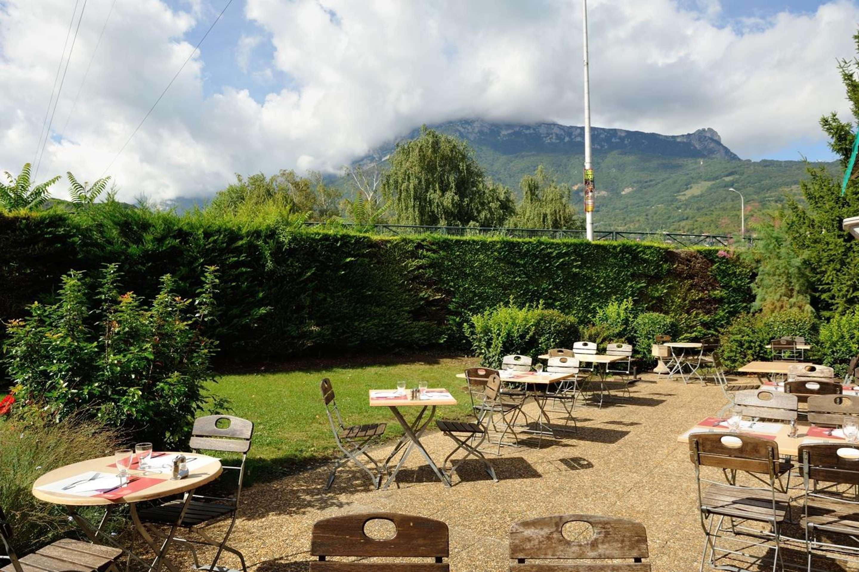 Campanile Grenoble Sud - Seyssins Hotel Exterior photo