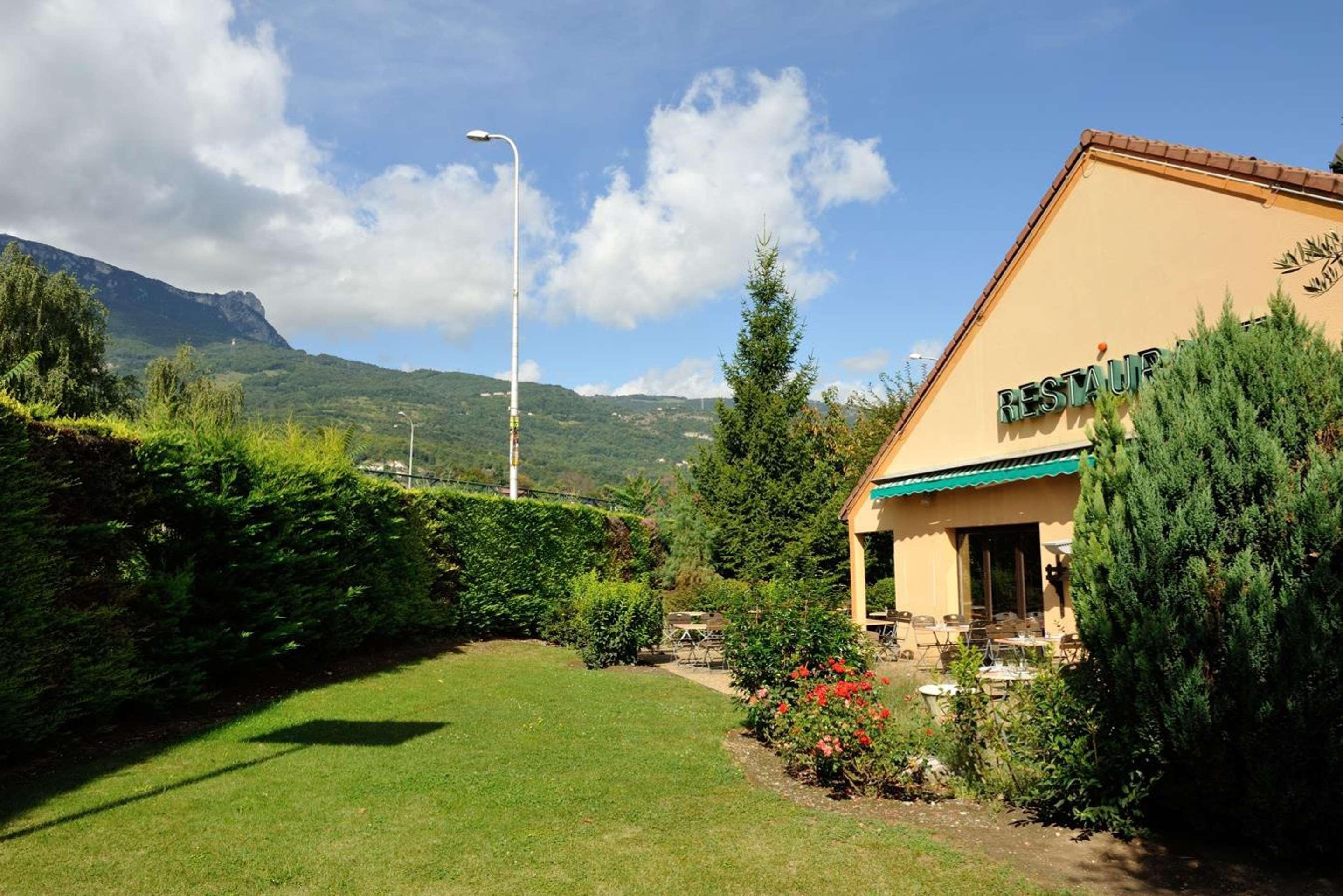 Campanile Grenoble Sud - Seyssins Hotel Exterior photo